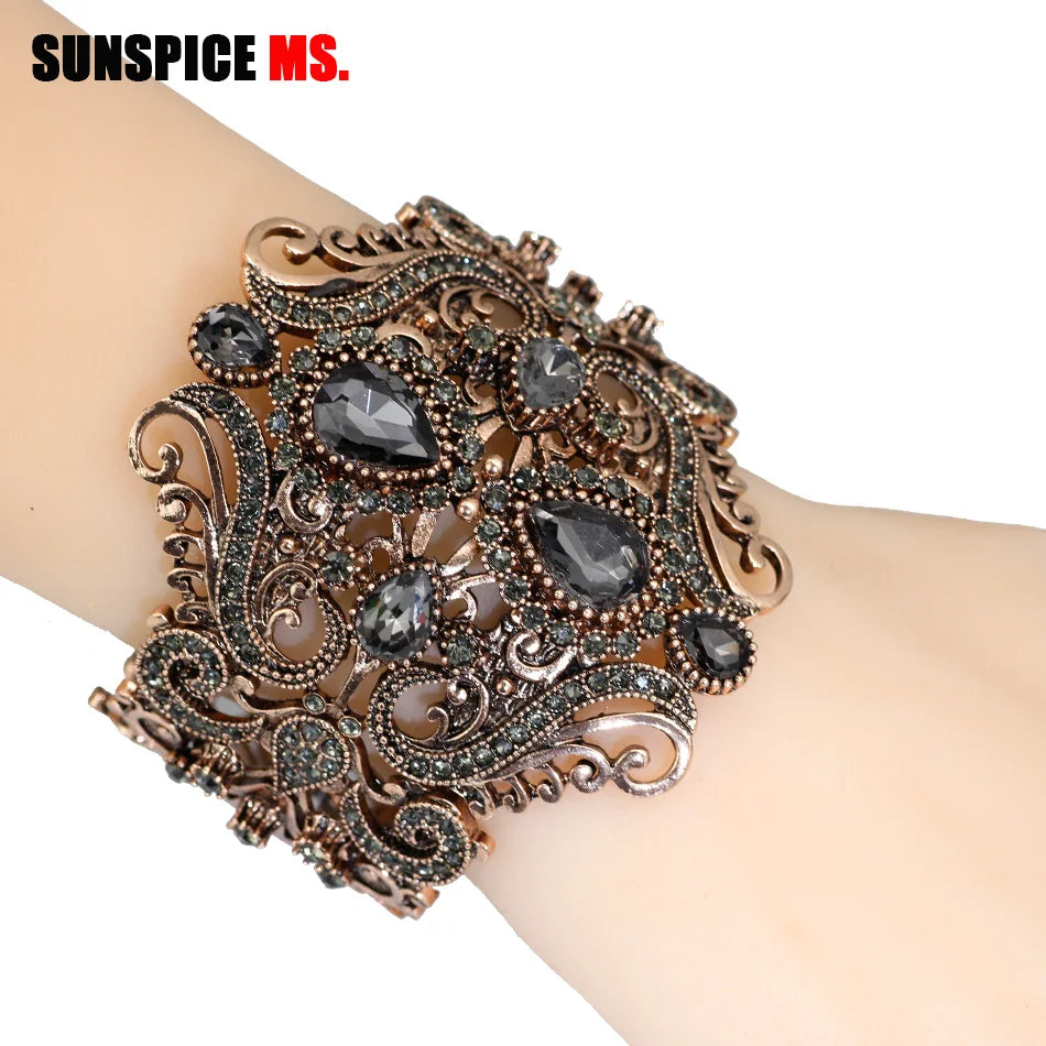 Antique Gold Baroque Gothic Bangle Vintage Resin Flower Bracelet for Women