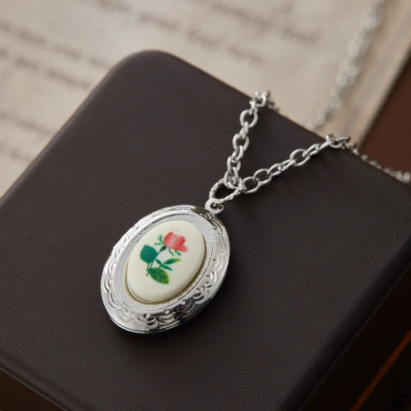 Gothic Cat Cameo Pendant Necklaces for Women Vintage Grimoire Creative Necklace Personalized Page Turnable Book Jewelry